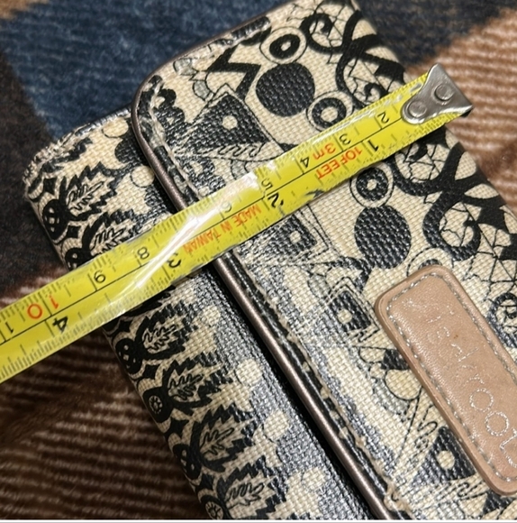 Sakroots Black and Beige Patterned Wallet - Picture 12 of 15